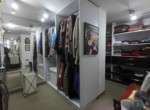 13 Walk in closet